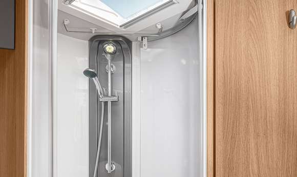 Raumbad im SKY TI 700 MEG Interieur