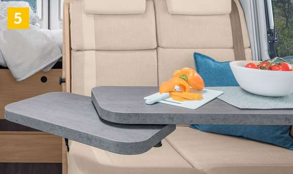 KNAUS Camper Van mit schwebendem Dinettentisch und viel Beinfreiheit