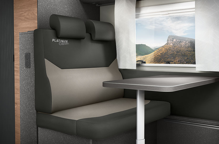 Das KNAUS L!VE TI Polster in der Farbe natural stone